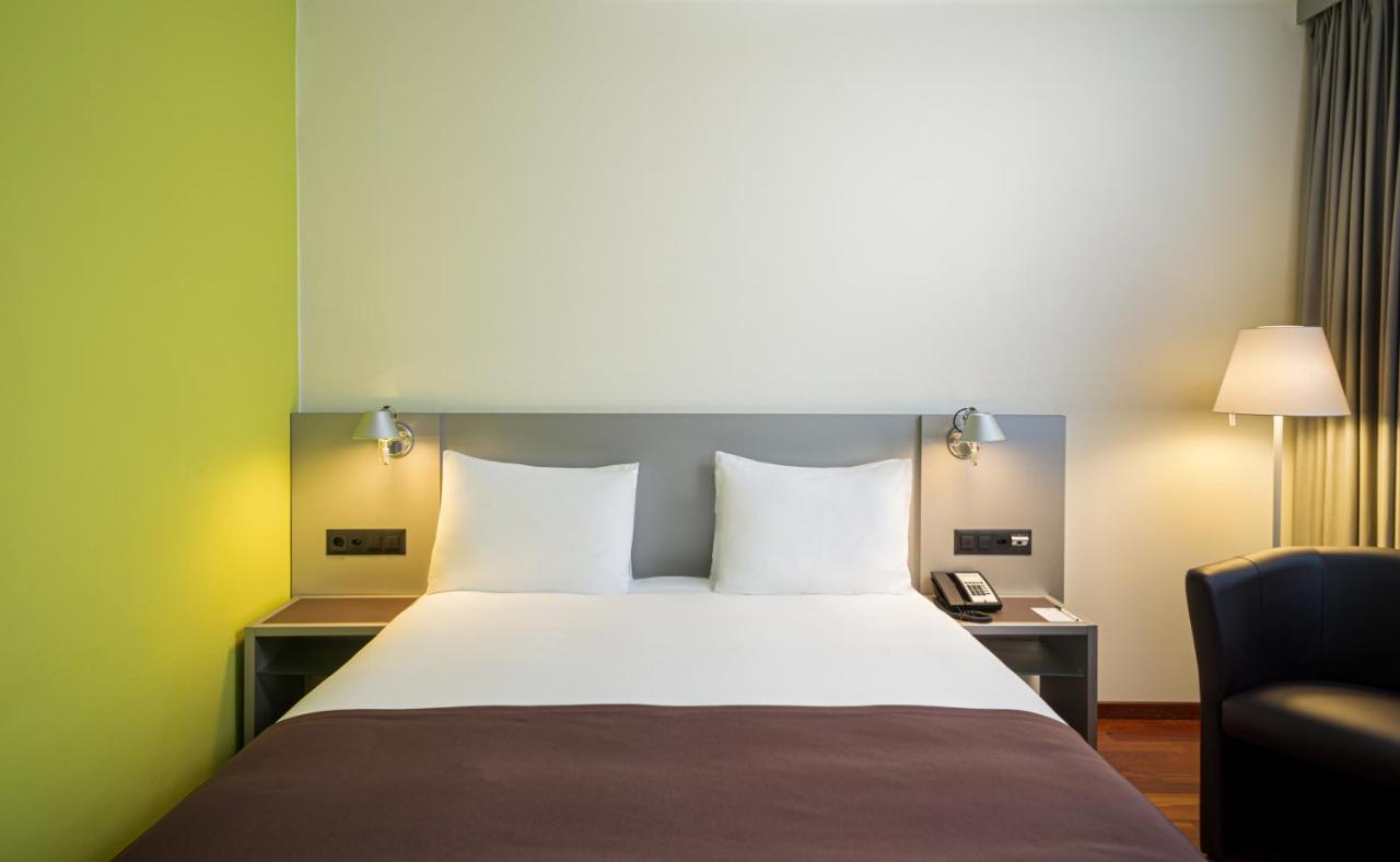 Holiday Inn Zuerich Messe By Ihg Exterior photo